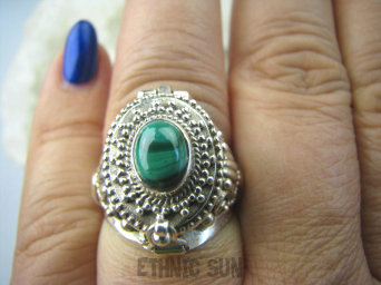 bpe5884 Bogato Zdobiony Piękny Sekretnik UNIKAT !!! Otwierany Pierścień na zdjęcia lub marzenia Zielony Malachit r.16/ r.17 Srebro 925 #