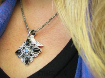 bwee2217 KUNSZTOWNY PIĘKNIE ZDOBIONY WISIOR CZARNY ONYKS - regeneruje SERCE, EGZEMY, PAMIĘĆ, pięknie kute Srebro 925 #