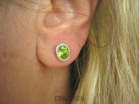 bkee896 KAMIENIE SZCZĘŚCIA cudownie Kolczyki na Sztyft naturalny RZADKI kamień Zielony OLIWIN PERYDOT - Oliwiny Lśniące Srebro 925