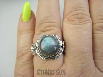 bpe9486 BARDZO SIE MIENIĄCY NA SELEDYNOWO  Pierścień Pierścionek Labradoryt Spektrolit - kamień Zorzy Polarnej r.19 Srebro 925 #