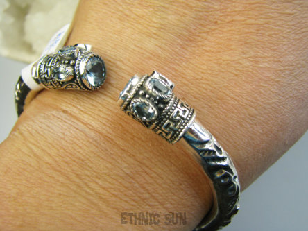 bb3919 Ależ piękna !!Niebiańska !LUKSUSOWA PIĘKNOŚĆ !!! Rzadki kamień Blue Topaz CUDOWNA DUŻA 27G Orientalna Otwarta Bransoleta Bangla szlifowany Błękitny Blue Topaz Srebro 925 #