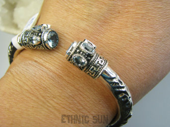 bb3919 Ależ piękna !!Niebiańska !LUKSUSOWA PIĘKNOŚĆ !!! Rzadki kamień Blue Topaz CUDOWNA DUŻA 27G Orientalna Otwarta Bransoleta Bangla szlifowany Błękitny Blue Topaz Srebro 925 #