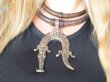 bn1644 TUARESKI NASZYJNIK PLEMIENNY wykonany w Mali przynoszący SZCZĘSCIE I OCHRONĘ Amulet Naszyjnik z grubej skóry z metalową zawieszką Brass Krokodyl Dzika Afryka - 4