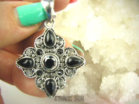 bwee2206 KUNSZTOWNY PIĘKNIE ZDOBIONY WISIOR CZARNY ONYKS - regeneruje SERCE, EGZEMY, PAMIĘĆ, pięknie kute Srebro 925 #