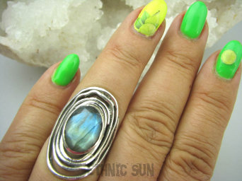 bpee3276 Piękny Pierścień szlifowany Zielony Niebieski Wielobarwny Labradoryt Spektrolit - kamień Zorzy Polarnej r.16 lśniące Srebro 925 #