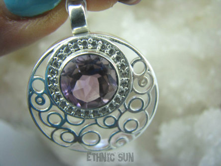 bwee1947 Finezyjny Piękny Delikatny Lśniący Ażurowy Wisior Ametyst - kamień mądrości, Cyrkonie Srebro 925