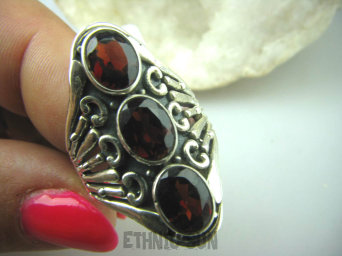 bpee3345 NAMIĘTNA  HRABINA !!! Długi Olśniewający Ażurowy Pierścień szlachetne Bordowe GRANATY- kamień namiętności  r.15/ r.16 Srebro 925 #