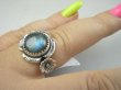 bpe9497 Piękny Orientalny Pierścień Pierścionek Labradoryt Spektrolit - kamień Zorzy Polarnej r.18/19 Srebro 925 # - 9