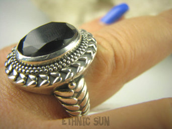 bpee3653 Śliczny Elegancki Pierścień szlifowany czarny ONYKS zdobiona obrączka r.19 Srebro 925 #