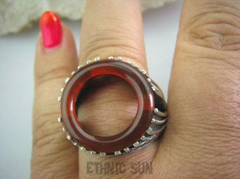 bpe4719 MAROKAŃSKIE CUDO PIERŚCIEŃ Z DZIURKĄ CZERWONY ONYKS regeneruje SERCE, EGZEMY, PAMIĘĆ r.17 Srebro 925 Maroko #