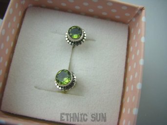 bkee60 Rzadki KAMIEŃ SZCZĘŚCIA Zielony Oliwin !!! Delikatne Kolczyki na Sztyft Srebro 925 naturalne piękno 