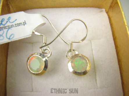 bkee986 Klasyczne Delikatne Kolczyki CUDOWNY Opalizujący Opal z Etiopii Rozwija intuicję i kreatywność Lśniące Srebro 925