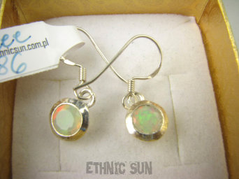 bkee986 Klasyczne Delikatne Kolczyki CUDOWNY Opalizujący Opal z Etiopii Rozwija intuicję i kreatywność Lśniące Srebro 925