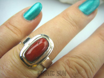 bpe5774 Koral Gałązka  Klasyczny Delikatny Pierścień naturalny Koral robaczywka - pobudza strumień miłości r.15 Srebro 925 #