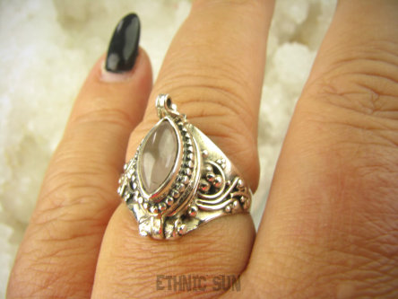 bpe8593 Bogato Zdobiony Delikatny Sekretnik UNIKAT !!! Otwierany Pierścionek Pierścień na zdjęcia lub marzenia Kwarc Różowy r.19 Srebro 925