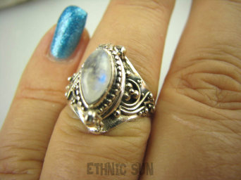 bpe6582 Bogato Zdobiony Delikatny Sekretnik  Otwierany Pierścień  Kamień Księżycowy r.16 Srebro 925 