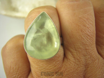 bpe8048 ZIELONA KROPLA ! Klasyczny Pierścień z naturalnym Prehnitem PREHNIT r.20/ r.21 Lśniące Srebro 925 Czakra Serca #
