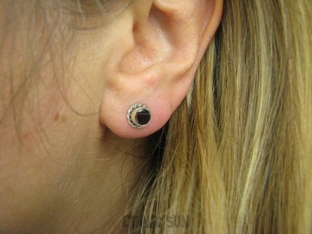 bkee946 Bordowe Kropeczki !!!Delikatne Kolczyki na Sztyft Granat Granaty Srebro 925