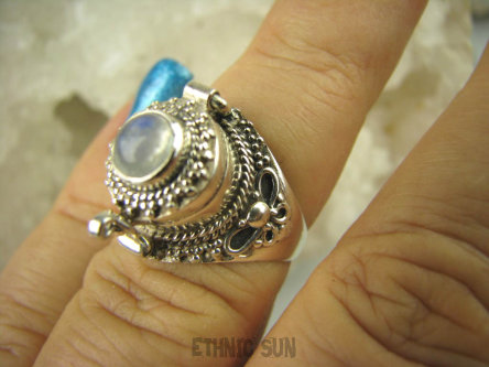 bpe6588 Bogato Zdobiony Delikatny Sekretnik UNIKAT !!! Otwierany Pierścień na zdjęcia lub marzenia Kamień Księżycowy r.14 Srebro 925 
