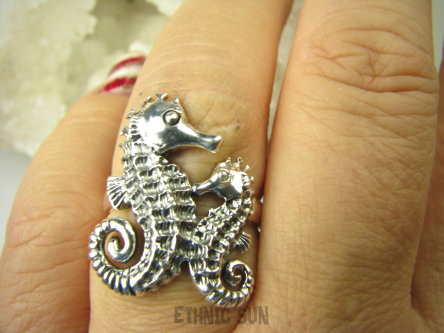 bpe8773 Przepiękny duży Pierścień Pierścionek cały ze srebra Konik Morski matka z dzieckiem - symbol szczęscia r.16 Srebro 925 #