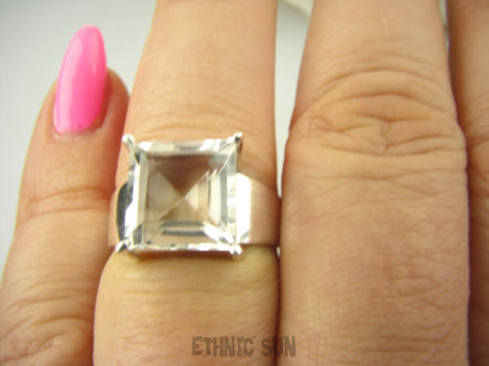 bpee4011 Idealny lśniący kwadrat WSPANIAŁY Odpromiennik zdobi leczy chroni Pierścień Pierścionek Kryształ Górski r.15/ r.16 Srebro 925 #