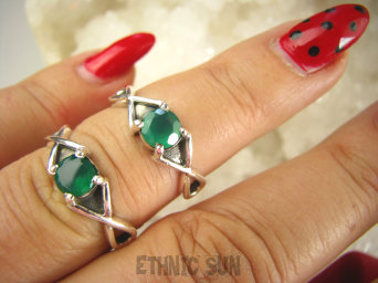 bpee4192 Delikatny śliczny Pierścień Pierścionek OBRĄCZKA naturalny szlifowany Zielony Onyks r.15 Srebro 925