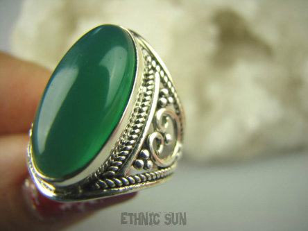 bpe6688 BIŻUTERIA EGZOTYCZNA !!! Przepiękny Delikatny Pierścień Zielony ONYKS - regeneruje SERCE, EGZEMY, PAMIĘĆ r.14 Srebro 925