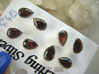 bkee943 Klasyczne Krople Kolczyki na Sztyft Bordowe Granaty - kamienie namiętności Lśniące Srebro 925