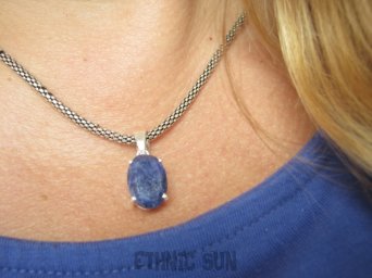 bwee2294 Delikatny mały Wisior zawieszka Naturalny Szafir indyjski WIERNOŚĆ związkach , Stres, choroby oczu ciśnienie SZAFIRY SREBRO 925