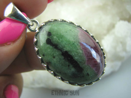 bwe2697 Egzotyczny Wisior naturalny Wielobarwny ZOISYT z RUBINEM pięknie zdobione Srebro 925 #