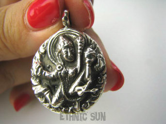 bwe695 Amulet na miłość KRISZNA Kochanek BÓG MIŁOŚCI Rzeźbiony Wisior Cały ze Srebra SREBRO